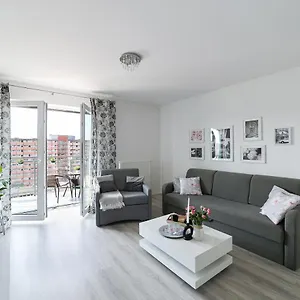 Apartament By The Sea